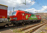 Die 193 357-1 „Das ist GRÜN“  (91 80 6193 357-1 D-DB) der DB Cargo AG fährt am 14.04.2022 mit einem KLV-Zug  durch Niederschelden in Richtung Siegen.