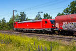 Die 187 141 (91 80 6187 141-7 D-DB) der DB Cargo AG f�hrt am 28 Juni 2024, mit einem gemischten G�terzug durch Rudersdorf (Kreis Siegen) in Richtung Siegen bzw.