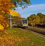 Ein Stadler GTW 2/6 der Hellertalbahn f�hrt am 18.10.2012 vom Bahnhof Herdorf weiter in Richtung Betzdorf/Sieg.