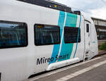 Detailbild des dreiteiligen Siemens Mireo Smart 3464 002 / 3464 202 / 3464 102 (94 80 3464 002-9 D- SIEAG / 94 80 3464 202-5 D-SIEAG /94 80 3464 102-7 D-SIEAG) der Siemens Mobility GmbH, der am 20 Mai 2025 durch den Hauptbahnhof Münster (Westfalen) in nördlicher Richtung fuhr.