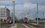 Könnte auf den ersten Blick auch ein Spiegelbild sein, doch es sind zwei verschieden Zèe: die SNCF Coradia Polyvalent régional tricourant Z 31533 und Z 31301 erreichen Annemasse.