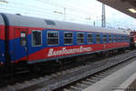 Ehemaliger IC-Wagen im Einsatz bei BahnTouristikExpress (typisch die zwei Dachlfter und das Gitter in der Wagenmitte unter dem Fenster.