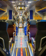 Innenraum des sechsteiliger Alstom Coradia Meridian „JAZZ“ Trenitalia Trentino ETR 526 015, hier am 27 März 2022 am Brenner/Brennero.