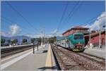 Endstation Lago Maggiore: der Trenord ALe 711 068 (94 83 4 711 068-6 I-TN) ist als Regio von Milano Cadorna in Laveno Mombello Lago angekommen.