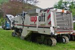Diese Asphaltfräße Wirtgen W 2200, war bei der Gleiserneuerung im Bahnhofsbereich von Kautenbach im Einsatz.