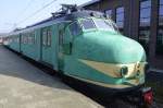Nederlands Spoorwegmuseum Utrecht: Elektrischer Triebwagen 386  De Hondekoop , 1500 Volt von 1962, Hg 140 km/h.