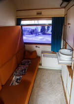 Innenraum/Interieur (ein Schlafzimmer der Hofdamen) des Salonwagen Königin Juliana Sr 9, NL-NS 61 84 89-30 001-1, vom königlichen Zug „Koninklijke Trein“ (Hofzug) am 24.