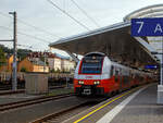 Der �BB „Cityjet“ 4746 018 / 4746 518 verl�sst am 12.09.2022, als S2 (Freilassing – Salzburg Hbf –Wels Hbf – Linz Hbf) der S-Bahn Salzburg, den Hbf Salzbug.