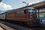 BLS Re 4/4 - 192  Spiez  (Re 425) mit einem Regionalzug im Bahnhof Spiez am 28.05.2012.