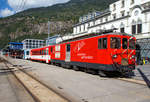   Der Elektrischer Zahnradtriebwagen Deh 4 /4 - 93 „Oberwald“ f�hrt am 16.09.2017, mit einem Regionalzug, vom Bahnhof Brig weiter in Richtung Andermatt.