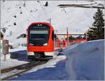 Zwei MGB  Orion  mit dem ABeh 8/12 310 an der Spitze erreichen Andermatt. Der Zug ist als R 45 839 von Disentis (ab 13:14) nach Andermatt (an 14:22) unterwegs.

21. Januar 2025