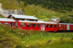 Der vierachsige Personenwagen A 4162, ex BVZ A 2062, ein Mitteleinstiegswagen der ersten Wagenklasse, abgestellt in Realp (Uri) von/bei der DFB Dampfbahn Furka-Bergstrecke AG am 07 September 2021,