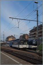 Der MOB Be 4/4 1007 (ex Bipperlisi) rangiert in Chernex.