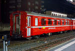 RhB BD 2472 kombinierter EW II 2.Klasse Personen-/Gep�ckwagen f�r die Berninabahn abgestellt am 03.11.2019 im Bahnhof Tirano.