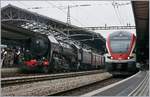 Die SNCF 141 R 568 und der SBB RABe 511 118 warten in Lausanne auf die Abfahrt Richtung Pal�zieux.