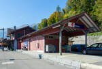 Der zb - Zentralbahn (ex SBB Brünigbahn) Bahnhof Brienz am 30.09.2011.

Der Bahnhof Brienz liegt an der Brünigbahn zwischen Interlaken und Luzern, die von der Zentralbahn (zb) betrieben wird. Gegenüber dem Bahnhof ist die Talstation der Brienz-Rothorn-Bahn, die von Brienz auf das Brienzer Rothorn fährt. Auf der Gleisseite gegenüber ist der Brienzersee. Vom See her wird Brienz von der BLS Schifffahrt erschlossen.
