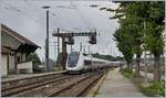 Der TGV Lyria 4411 Lausanne - Paris verl�sst Frasne in Richtung Dijon.
